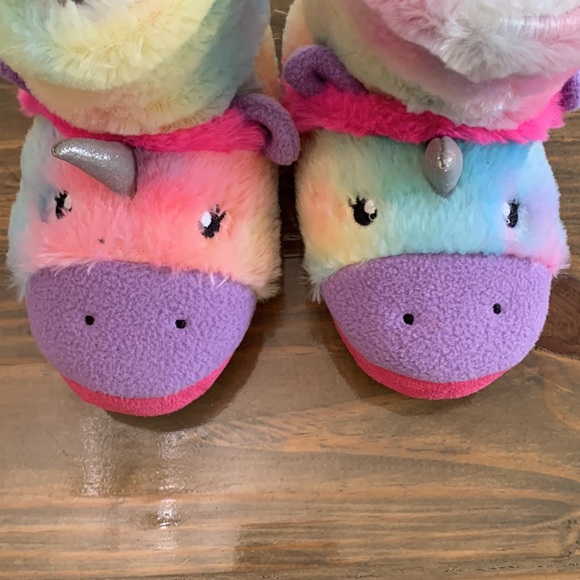 Totes Toasties fuzzy slippers. Size 11-12. Brand new! - Picture 2 of 2